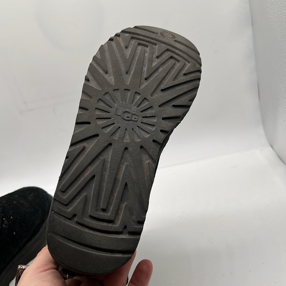 Ugg Classic Mini Stargirl Bow Women's Boots  Size 9 - Picture 5 of 6